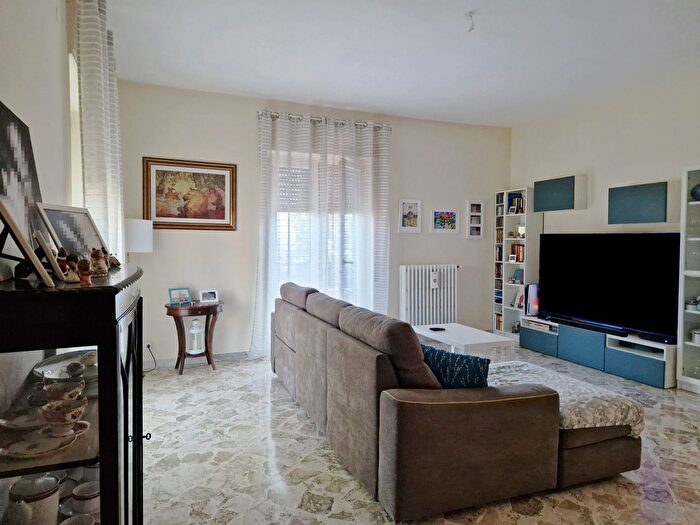 Appartamento con 6 locali in vendita in Via Antonio Brancaccio, Matera