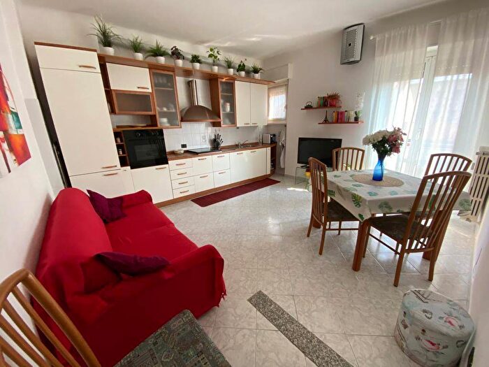 Appartamento bilocale in affitto in Via Lomellina, Argonne Corsica, Milano