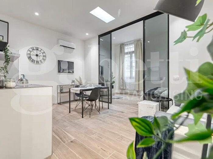 Appartamento bilocale in vendita in Via Saffi, Bologna