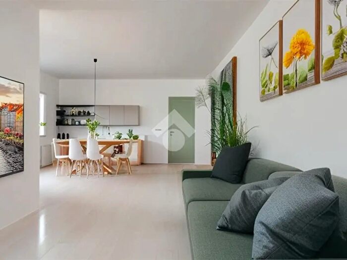 Appartamento trilocale in vendita in Via Monsignor Gentilin, Verona