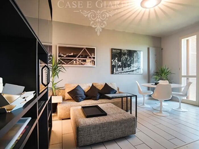 Appartamento trilocale in vendita in Camaiore