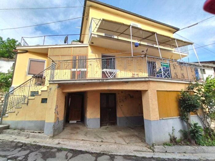Casa con 9 locali in vendita in Via Reginaldo, Roccamontepiano