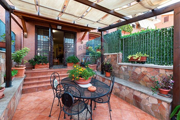 Appartamento quadrilocale in vendita in Via Santa Chiara, Monterotondo