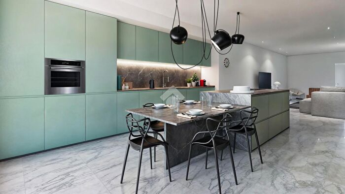 Appartamento quadrilocale in vendita in Desenzano Del Garda