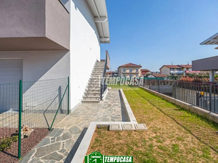 Appartamento trilocale in vendita in Via San Rocco, Bonate Sopra