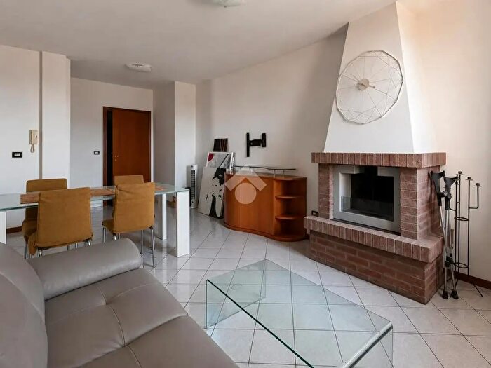 Appartamento trilocale in vendita in Via Mezzeno, Faenza