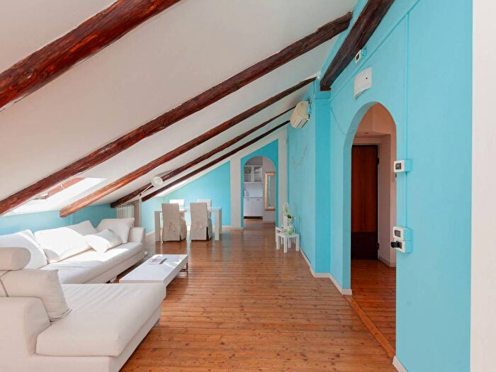 Casa trilocale in affitto in Via Monte Albergian, Cenisia, Torino