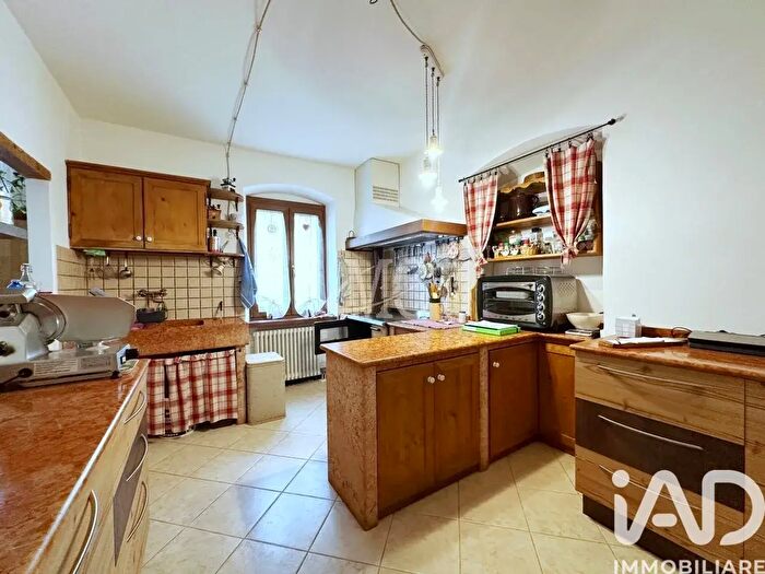 Appartamento con 6 locali in vendita in Via Giuseppe Verdi, Ton