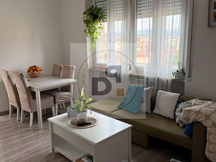 Appartamento trilocale in affitto in Via Trento, Entroterra, Desenzano del Garda