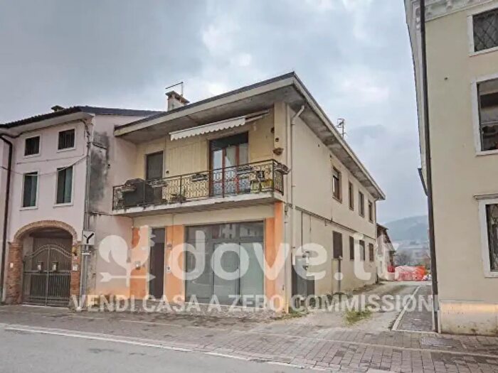 Casa quadrilocale in vendita in Via Roma, San Vito Di Leguzzano