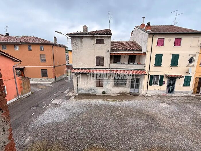 Casa con 5 locali in vendita in Via Andrea Costa, Portalbera