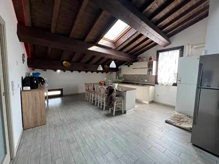 Appartamento con 5 locali in vendita in Piazza della Repubblica, Concordia Sulla Secchia