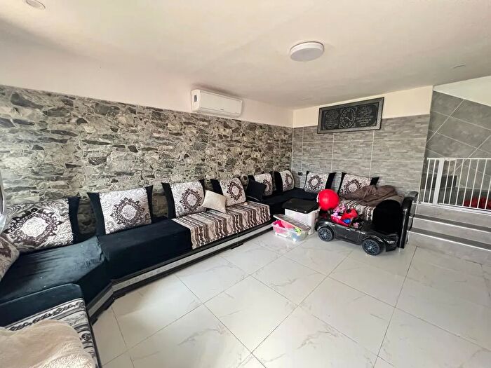 Casa trilocale in vendita in Via Roversello, Roveredo Di Gua