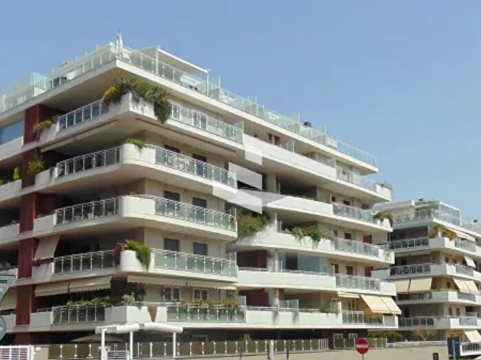 Appartamento trilocale in affitto in Viale della Grande Muraglia, Roma