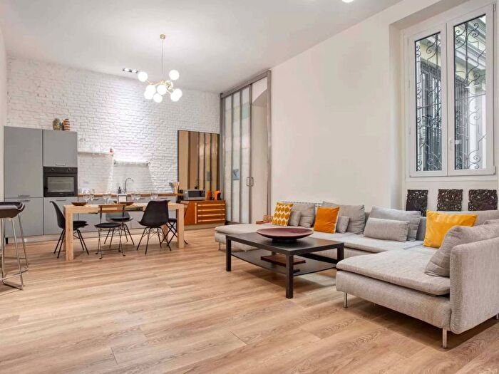 Appartamento quadrilocale in affitto in Via Lecco, Porta Venezia, Milano