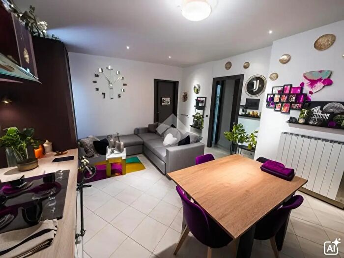 Appartamento trilocale in vendita in Via Nino Bixio, Malnate