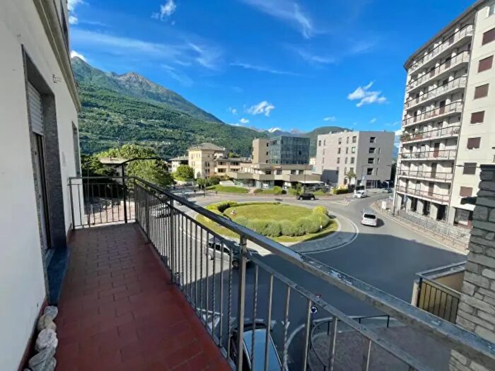 Appartamento quadrilocale in vendita in Strada Statale dello Stelvio, Morbegno