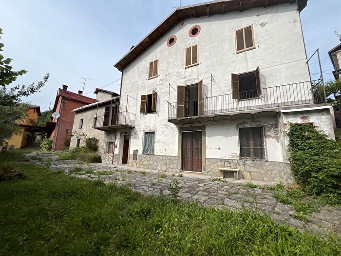 Casa con 8 locali in vendita in Montaldo Di Mondovi
