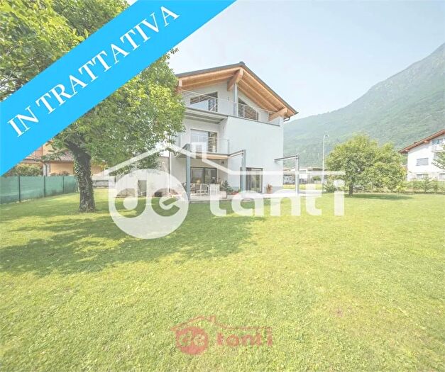 Casa con 8 locali in vendita in Via Dante Paggi Prata Camportaccio So, Prata Camportaccio