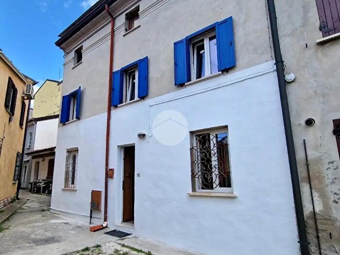 Casa trilocale in vendita in Via S d'Acquisto, Borgo Virgilio