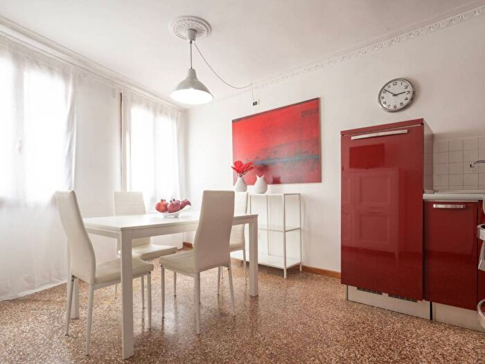 Appartamento trilocale in affitto in Campo Santa Maria Formosa, Santi Giovanni e Paolo Santa Maria Formosa, Venezia