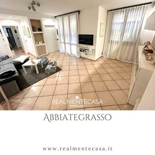 Appartamento trilocale in vendita in Via Gaspare Stampa, Abbiategrasso