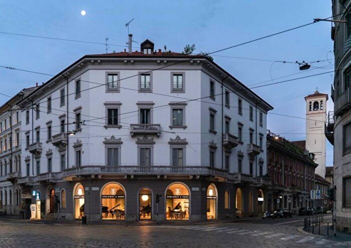 Casa bilocale in affitto in Largo Guido Donegani, Turati, Milano