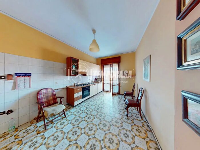 Appartamento quadrilocale in vendita in Via Luigi Settembrini, Afragola