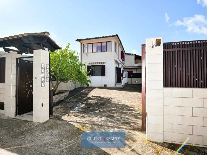 Casa con 5 locali in vendita in Via Santa Croce, Montecorice