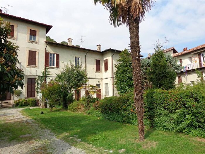 Appartamento con 5 locali in vendita in Vaprio DAdda