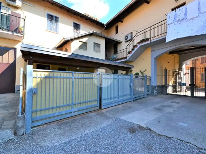 Appartamento trilocale in vendita in Via S Massimo, Sedriano