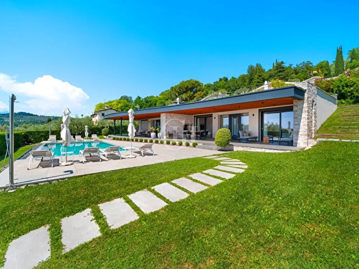 Casa trilocale in vendita in Bardolino