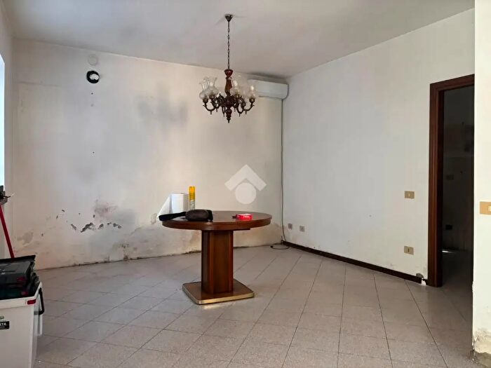 Casa quadrilocale in vendita in Via del Palazzaccio, Lucca