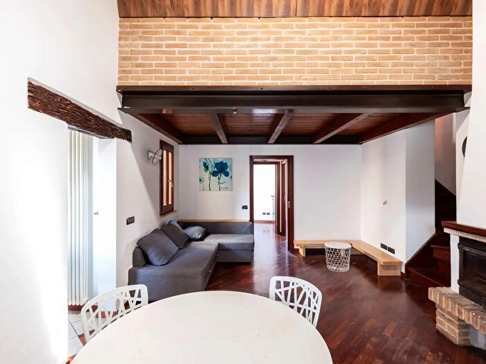 Appartamento con 5 locali in vendita in Piazza Ugo Bassi, Ancona