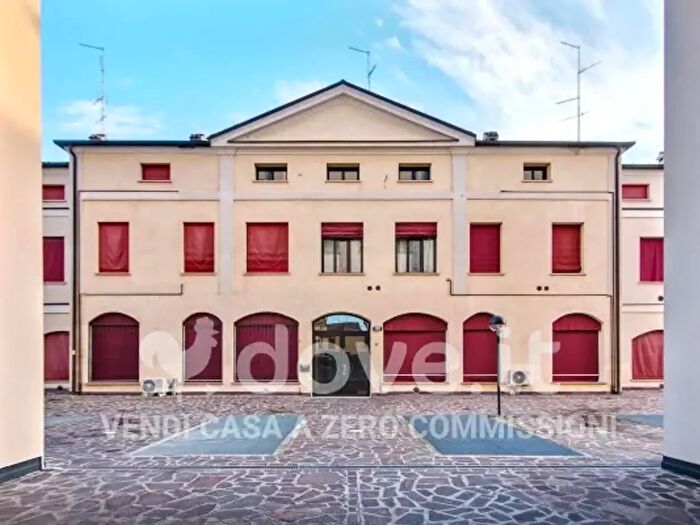 Appartamento quadrilocale in vendita in Via Otello Putinati, Ferrara