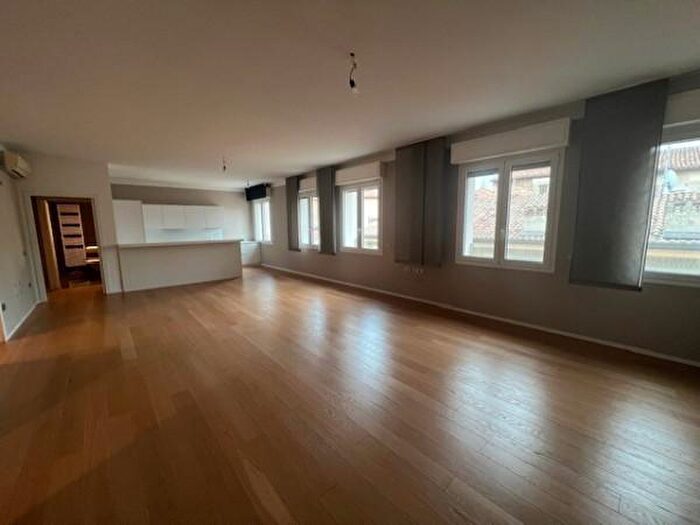 Appartamento con 5 locali in affitto in Via Modonella, Modena