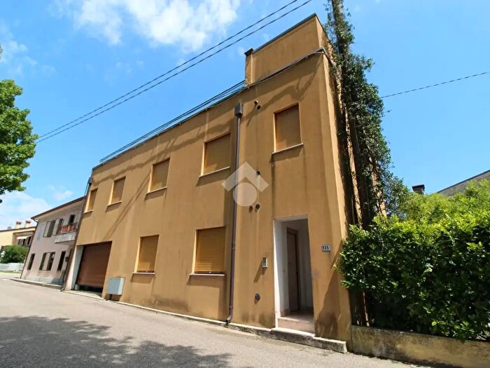 Appartamento bilocale in vendita in Via Caprera, Dueville