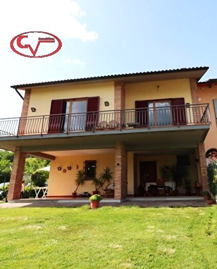 Casa con 10 locali in vendita in Chiantigiana, Montevarchi