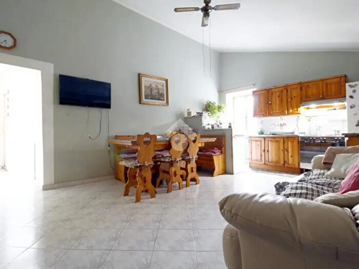 Appartamento quadrilocale in vendita in Via Enrico Cialdini, Canino