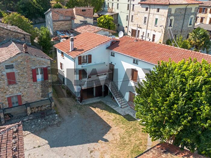Casa con 5 locali in vendita in Strada Iggio, Pellegrino Parmense