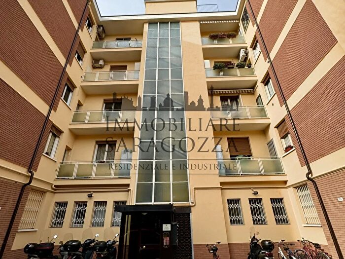 Appartamento quadrilocale in vendita in Via Andrea Costa, Bologna