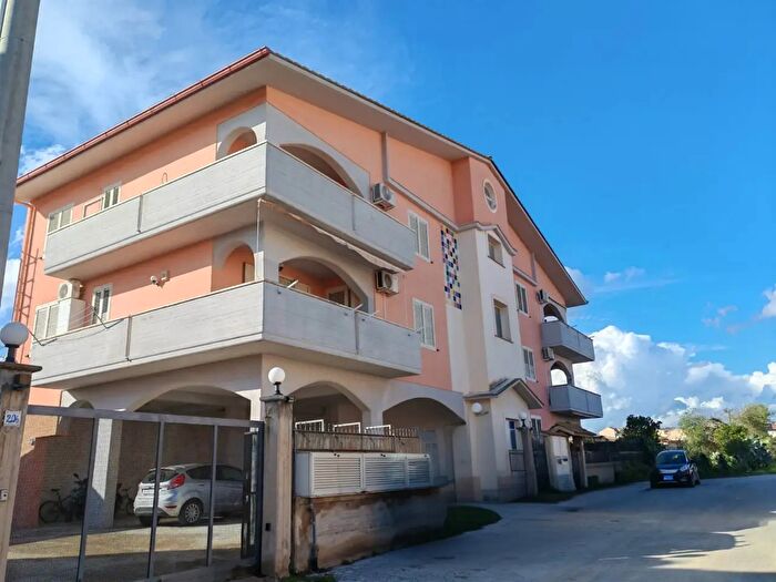 Appartamento con 6 locali in vendita in Via Elio Vittorini, Priolo Gargallo