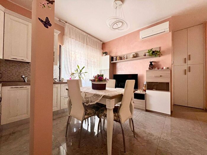 Appartamento bilocale in vendita in Dergano, Milano