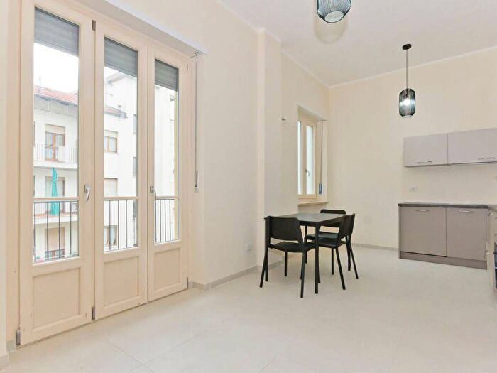 Appartamento quadrilocale in affitto in Via Camillo Benso di Cavour, Centro, Bra