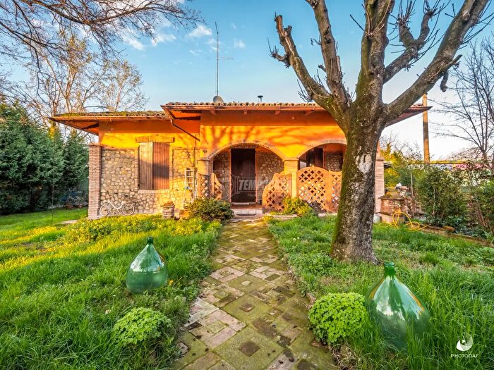 Casa quadrilocale in vendita in Maranello