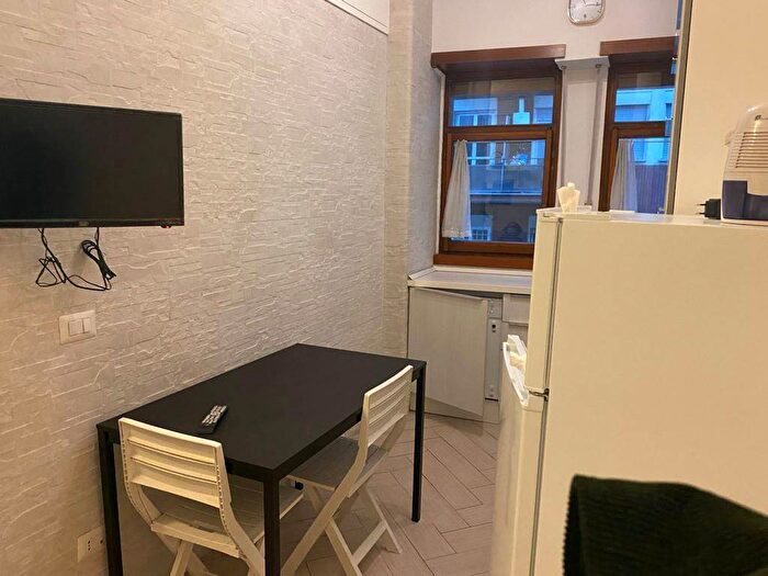 Appartamento trilocale in affitto in Via Ettore Pais, Bologna, Roma