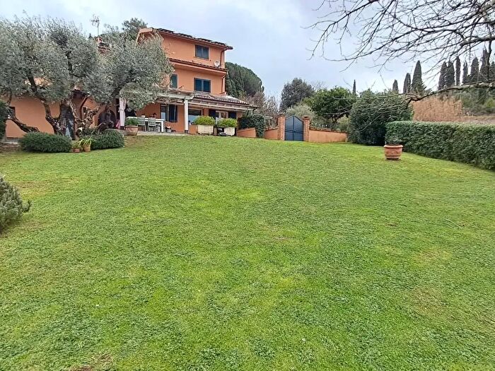 Casa quadrilocale in vendita in Montescudaio