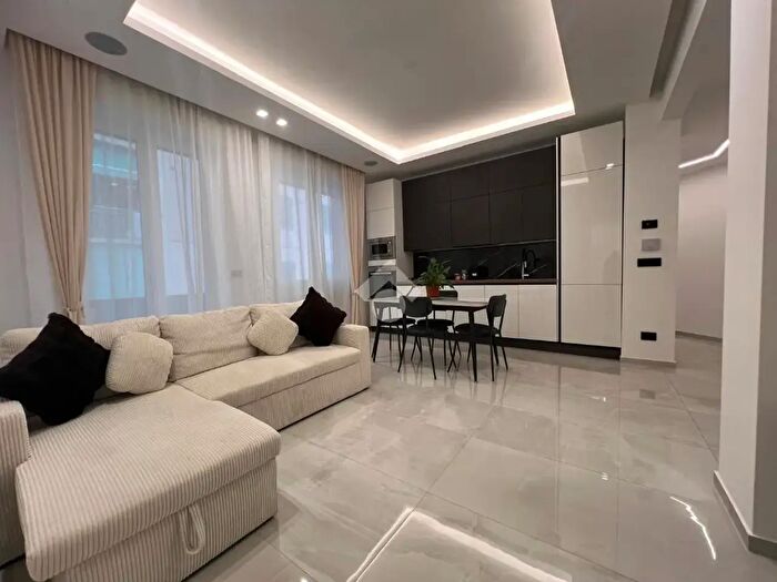 Appartamento quadrilocale in vendita in Via Mario Zignago, Rapallo