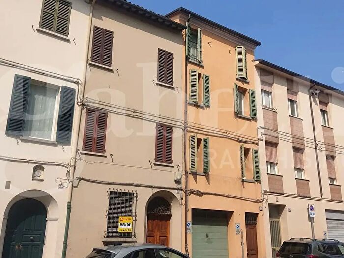 Casa con 5 locali in vendita in Via Bondiolo, Faenza