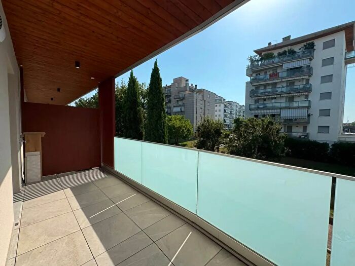Appartamento quadrilocale in vendita in Via Piatti, Bergamo